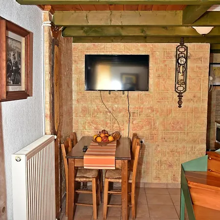 Apartment Pleistos Valley 2 *
